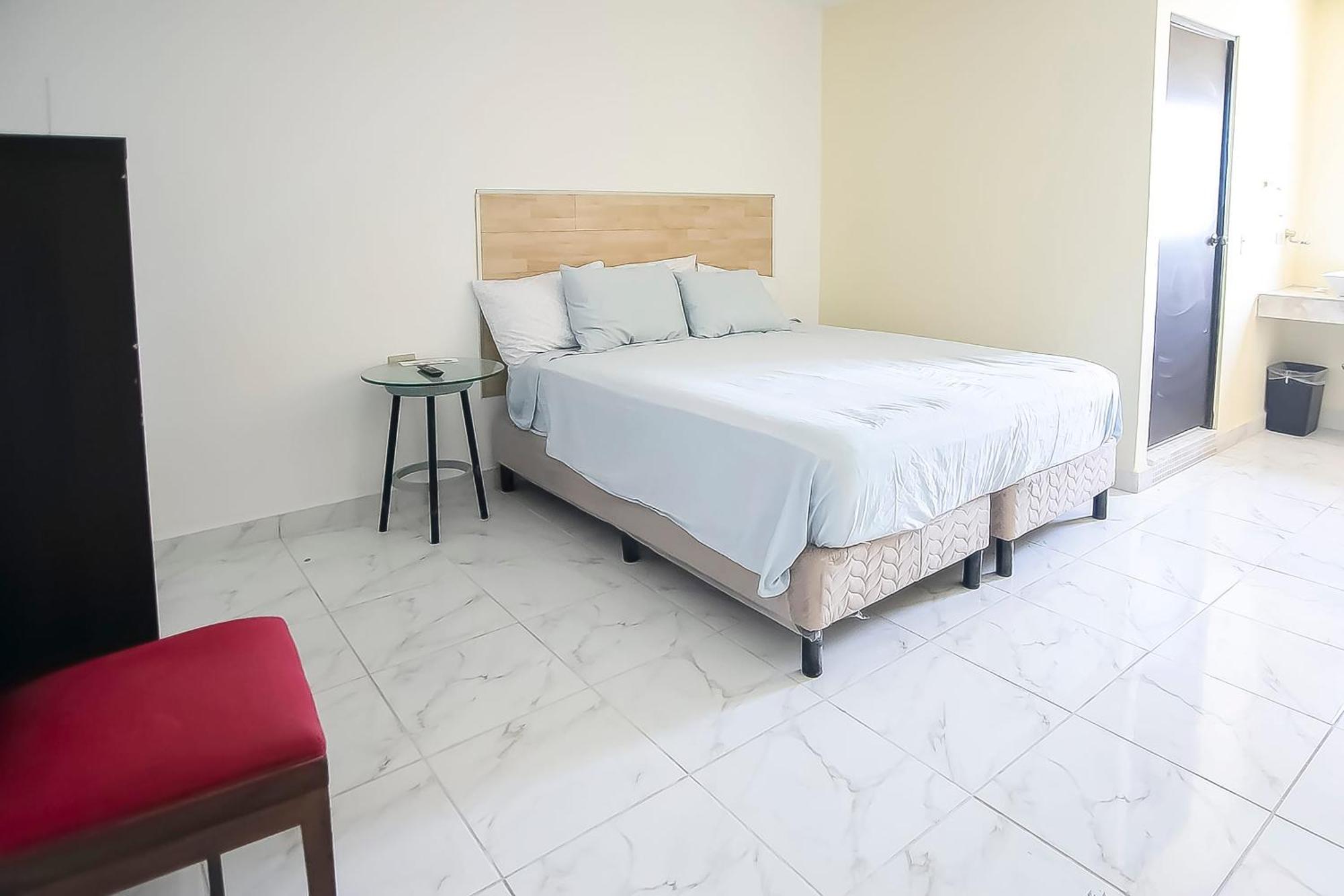 Oyo Hotel Plaza Las Torres, Cabo San Lucas Eksteriør billede