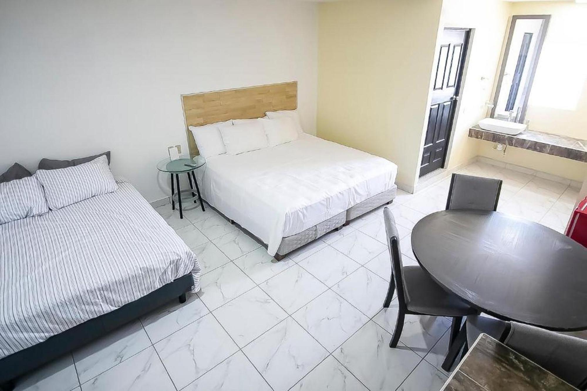 Oyo Hotel Plaza Las Torres, Cabo San Lucas Eksteriør billede